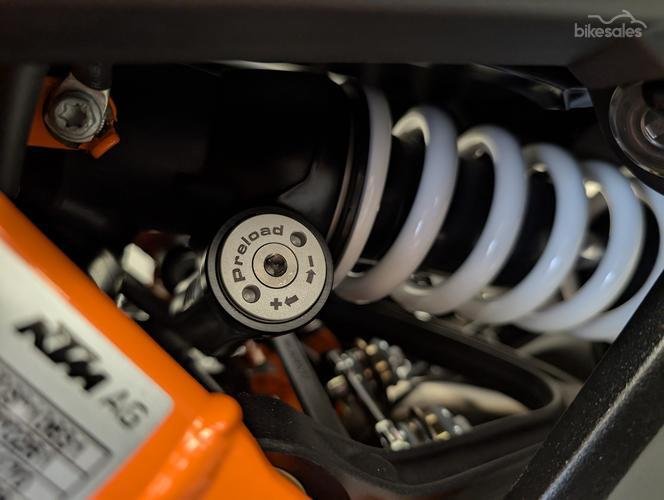 2026 KTM 990 RC R RC Black