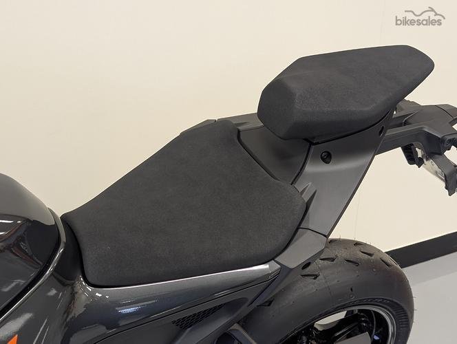 2026 KTM 990 RC R RC Black