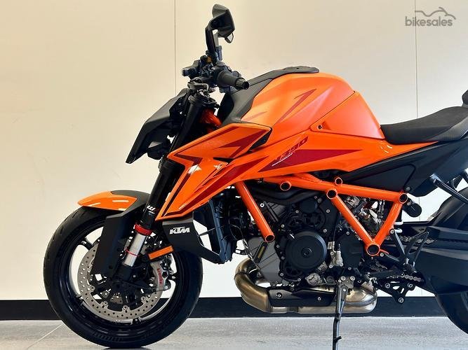 2026 KTM 1390 Super Duke R Super Duke Orange