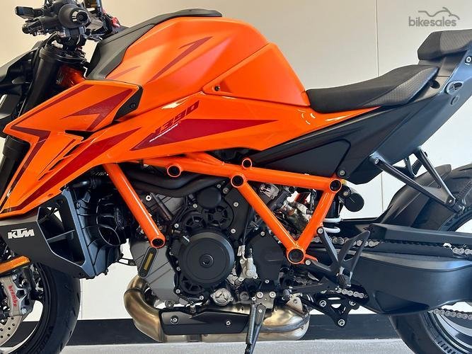 2026 KTM 1390 Super Duke R Super Duke Orange