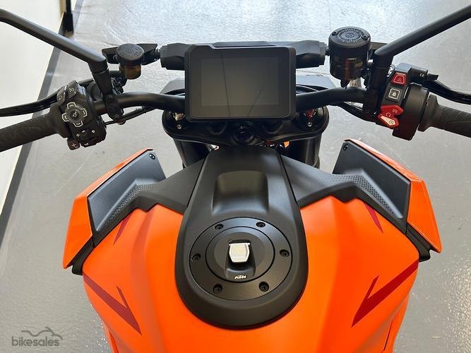 2026 KTM 1390 Super Duke R Super Duke Orange