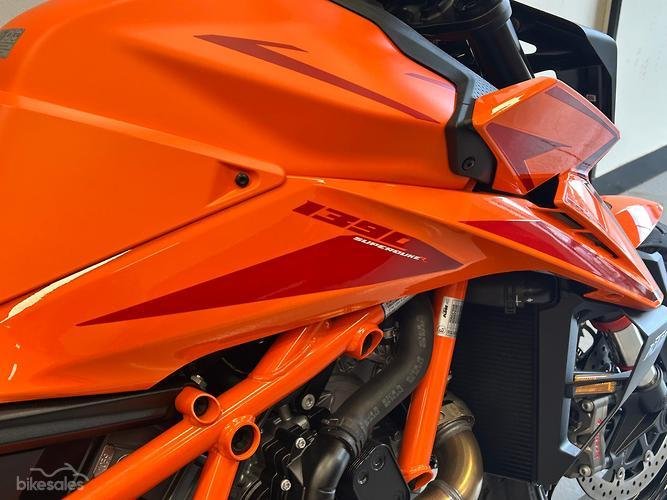 2026 KTM 1390 Super Duke R Super Duke Orange