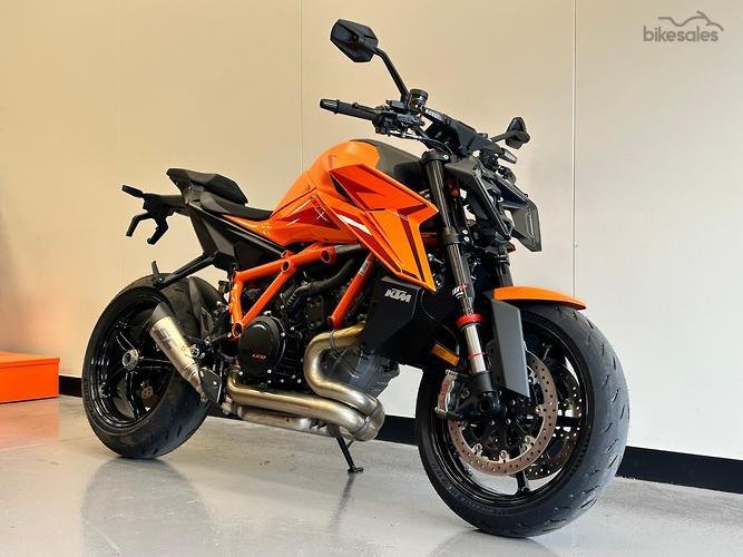 2026 KTM 1390 Super Duke R Super Duke Orange