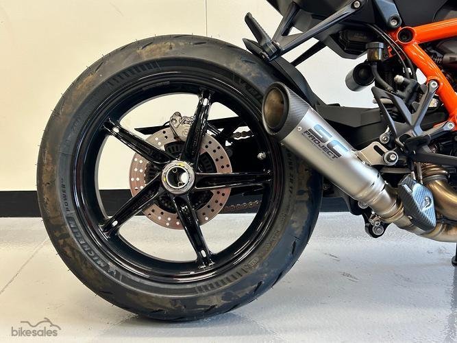 2026 KTM 1390 Super Duke R Super Duke Orange