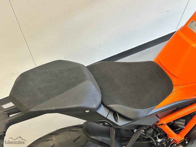 2026 KTM 1390 Super Duke R Super Duke Orange