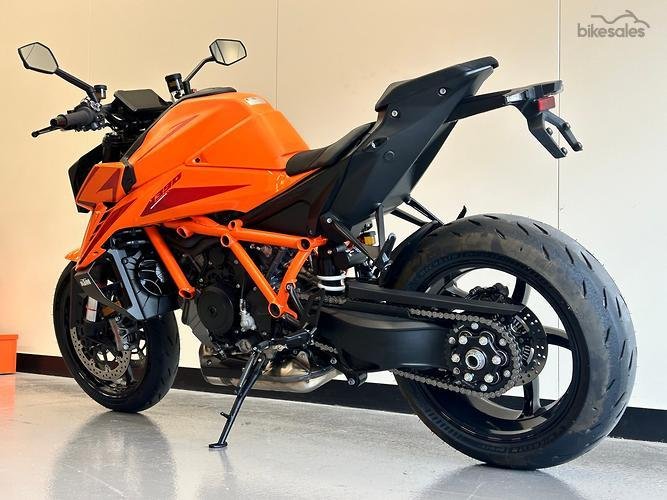 2026 KTM 1390 Super Duke R Super Duke Orange