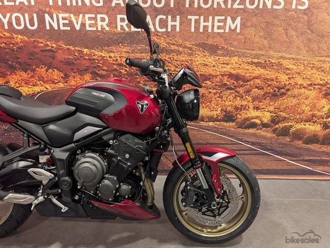 2026 Triumph Trident 800 Trident Red