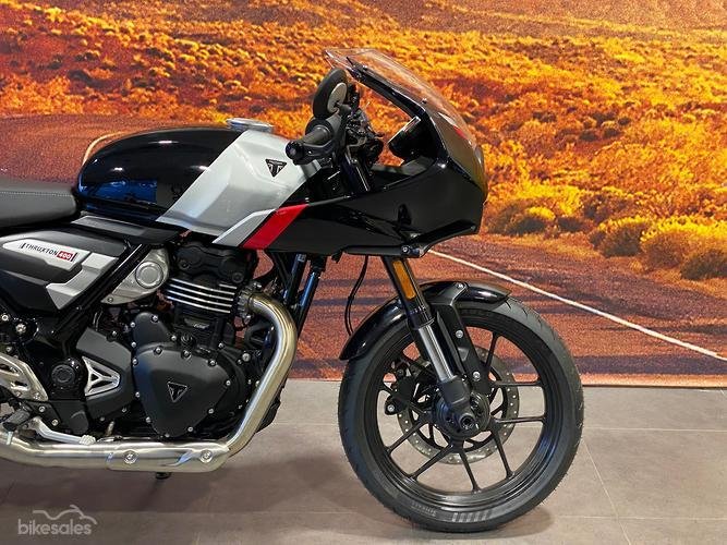 2026 Triumph Thruxton 400 Thruxton Black