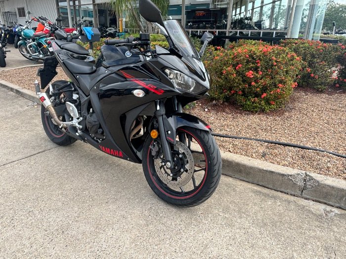2015 YAMAHA YZF-R3
