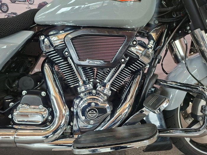 2025 Harley-Davidson Street Glide 117 (FLHX)