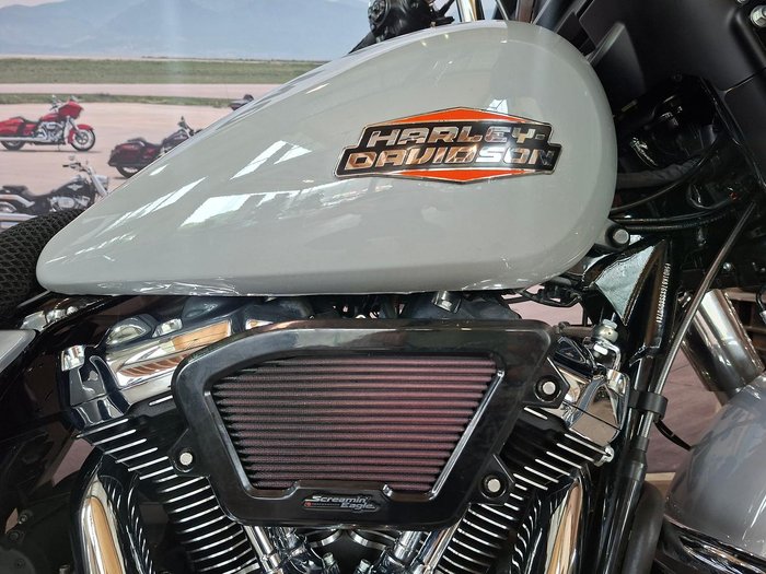 2025 Harley-Davidson Street Glide 117 (FLHX)