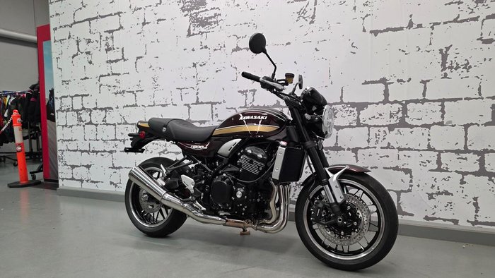 2026 Kawasaki Z900RS (Z900C) Z Red