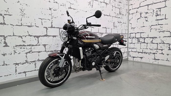 2026 Kawasaki Z900RS (Z900C) Z Red