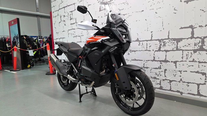 2026 KTM 1390 Super Adventure S Evo Super Adventure Black