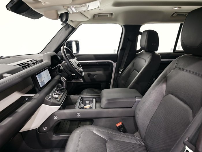 2023 Land Rover Defender 110 D300 SE