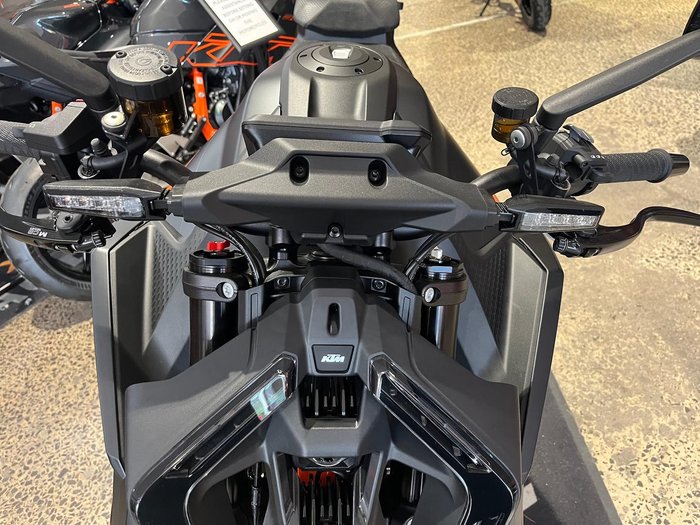 2026 KTM 1390 Super Duke R Super Duke Black