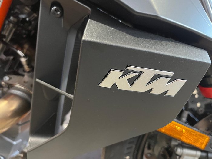 2026 KTM 1390 Super Duke R Super Duke Black