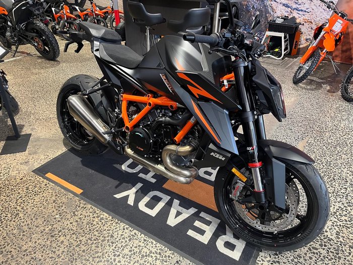 2026 KTM 1390 Super Duke R Super Duke Black