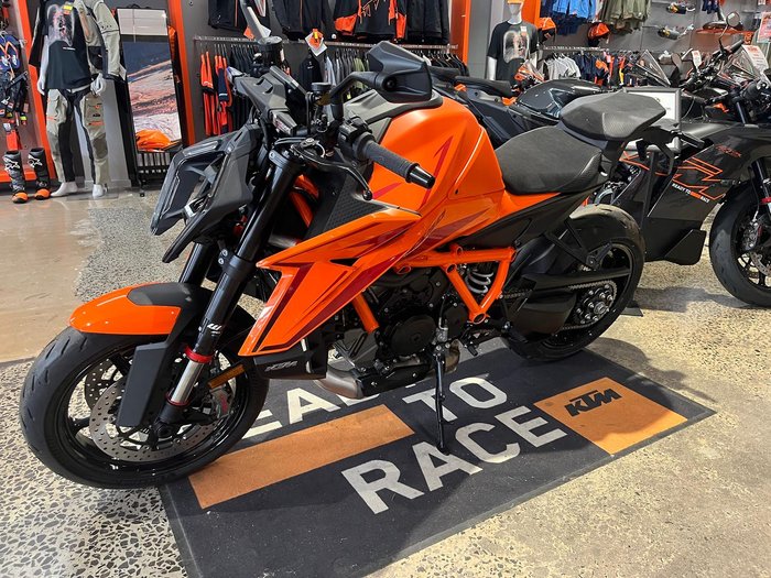2026 KTM 1390 Super Duke R Super Duke Orange