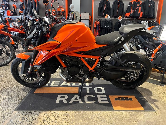 2026 KTM 1390 Super Duke R Super Duke Orange