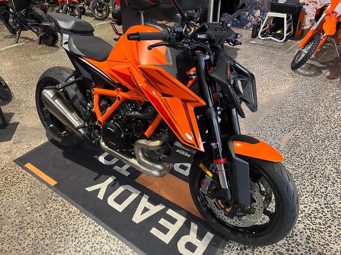 2026 KTM 1390 Super Duke R Super Duke Orange