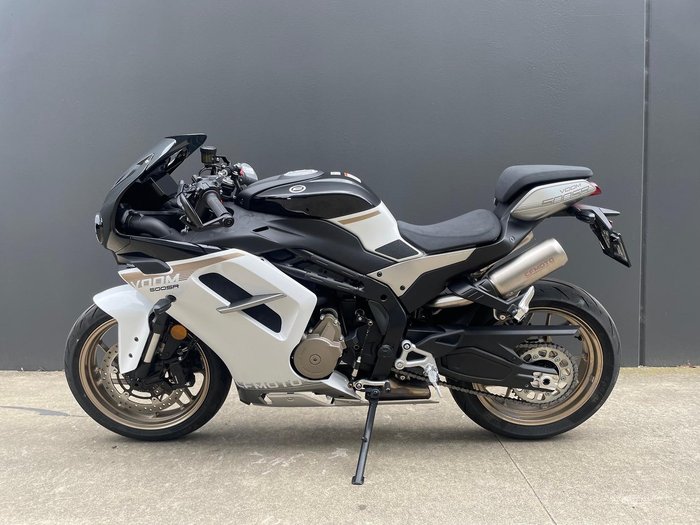 2025 CFMOTO 500 SR Voom