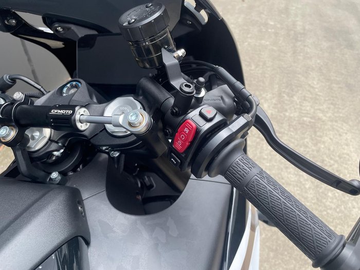 2025 CFMOTO 500 SR Voom SR White