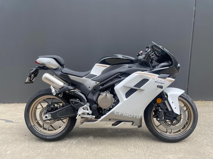 2025 CFMOTO 500 SR Voom SR White