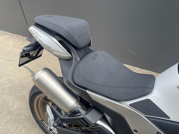 2025 CFMOTO 500 SR Voom SR White