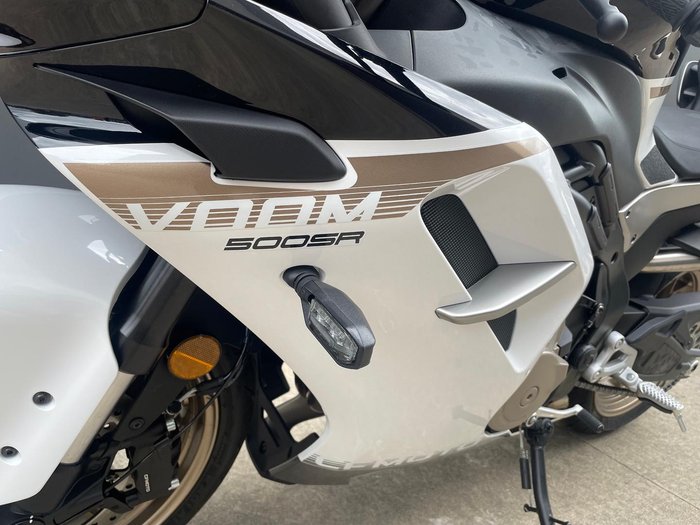2025 CFMOTO 500 SR Voom SR White