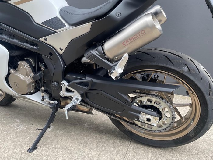 2025 CFMOTO 500 SR Voom SR White