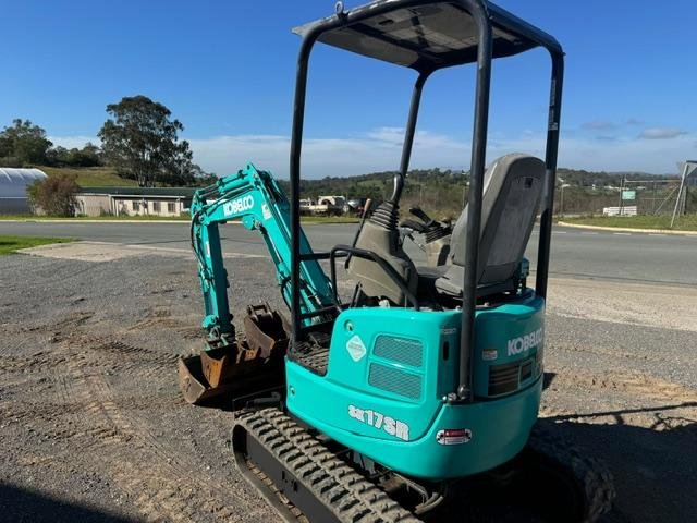 2016 Kobelco SK17SR