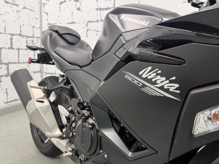 2026 Kawasaki Ninja 500 (EX500G) Ninja Black