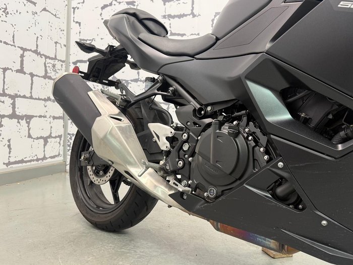 2026 Kawasaki Ninja 500 (EX500G) Ninja Black