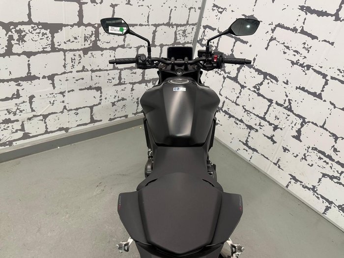2025 Honda CB750 Hornet CB Black