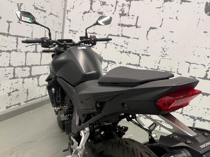 2025 Honda CB750 Hornet CB Black