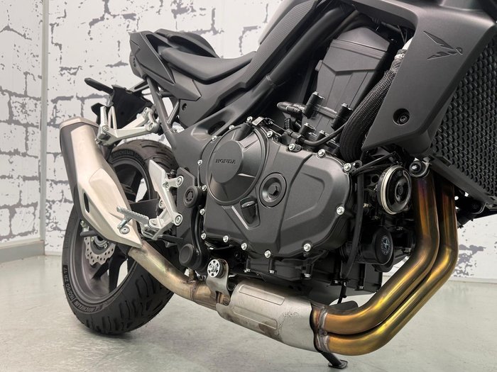 2025 Honda CB750 Hornet CB Black
