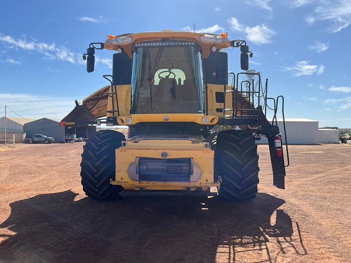 2013 New Holland Cr7090 & D65