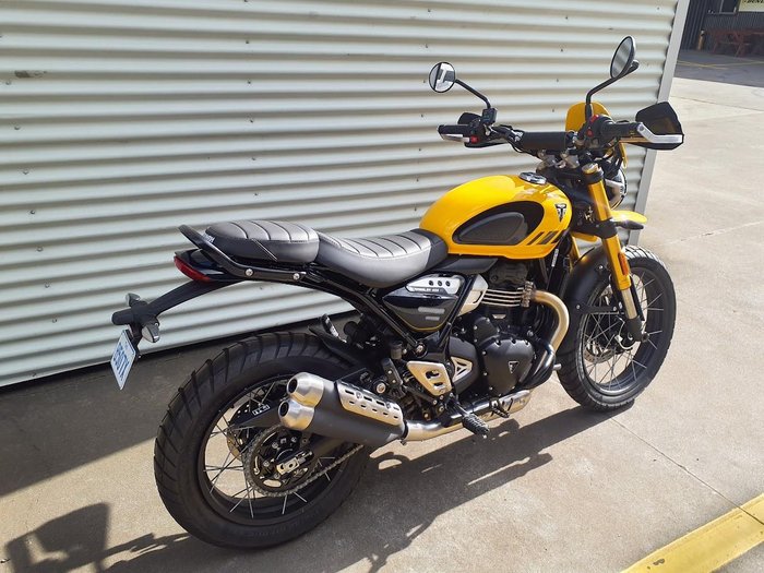 2026 Triumph Scrambler 400 XC Scrambler Yellow