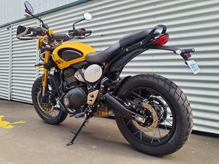 2026 Triumph Scrambler 400 XC Scrambler Yellow