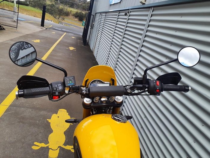 2026 Triumph Scrambler 400 XC Scrambler Yellow