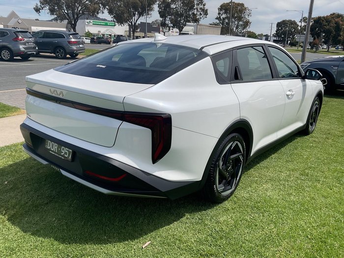 2024 Kia K4 Sport