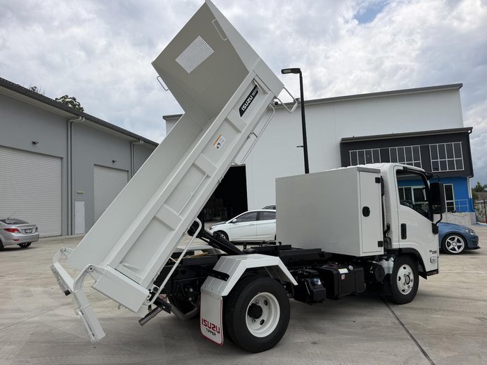 2026 Isuzu N Series NMR 65/45-150 DT D28 Tipper
