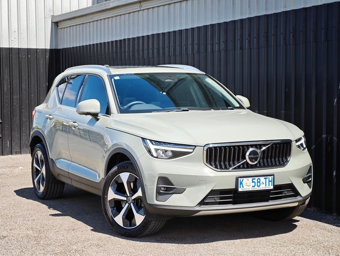 2022 Volvo XC40