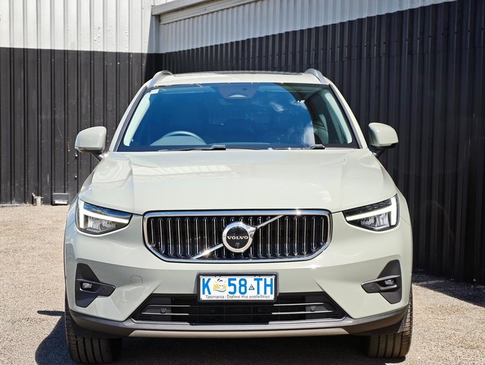 2022 Volvo XC40 Ultimate B4 Bright