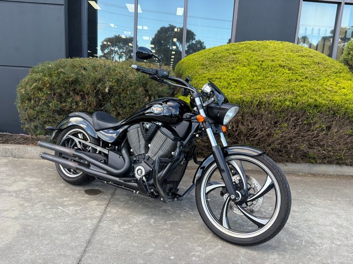 2011 VICTORY VEGAS 8-BALL
