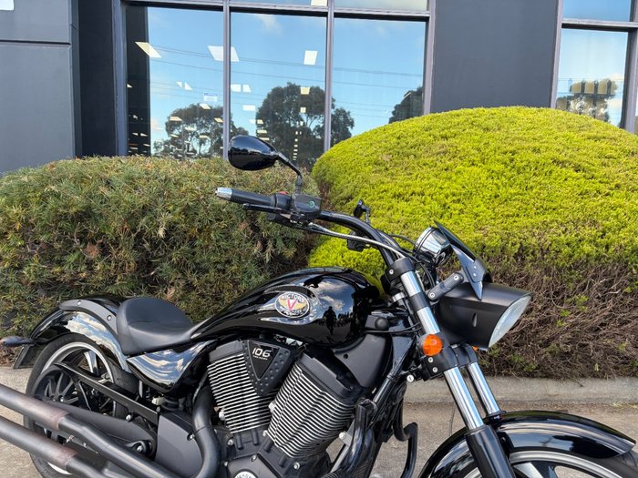 2011 VICTORY VEGAS 8-BALL