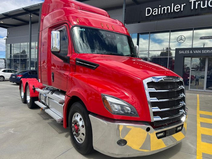 2021 Freightliner Cascadia 126