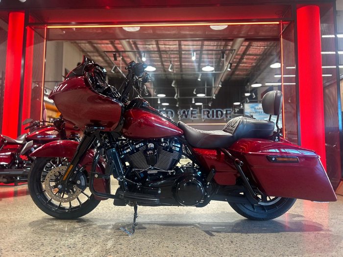 2017 Harley-Davidson Road Glide Special 107 (FLTRXS)