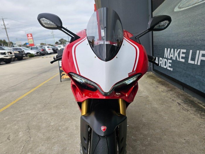 2015 Ducati 1299 Panigale S Superbike Red